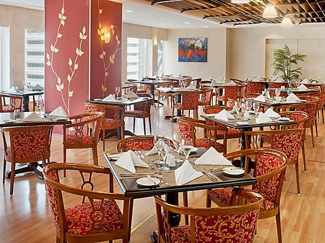 Garden Restaurant - Millennium Downtown